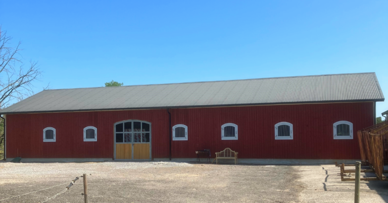 Hevostalli-Arctic-Wood